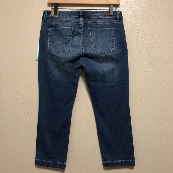 Kut from the Kloth Felice Distressed Capri Jeans - Picture 2 of 8